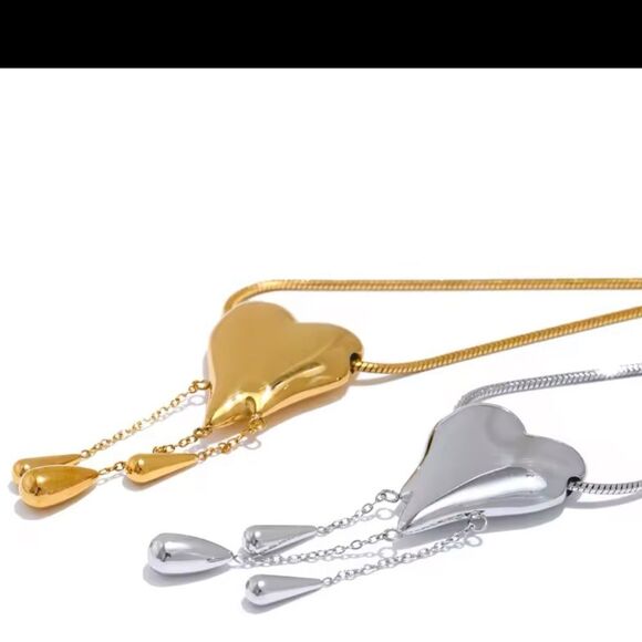 Silver Stainless Steel Heart Necklace – Elegant & Romantic - Picture 4 of 14